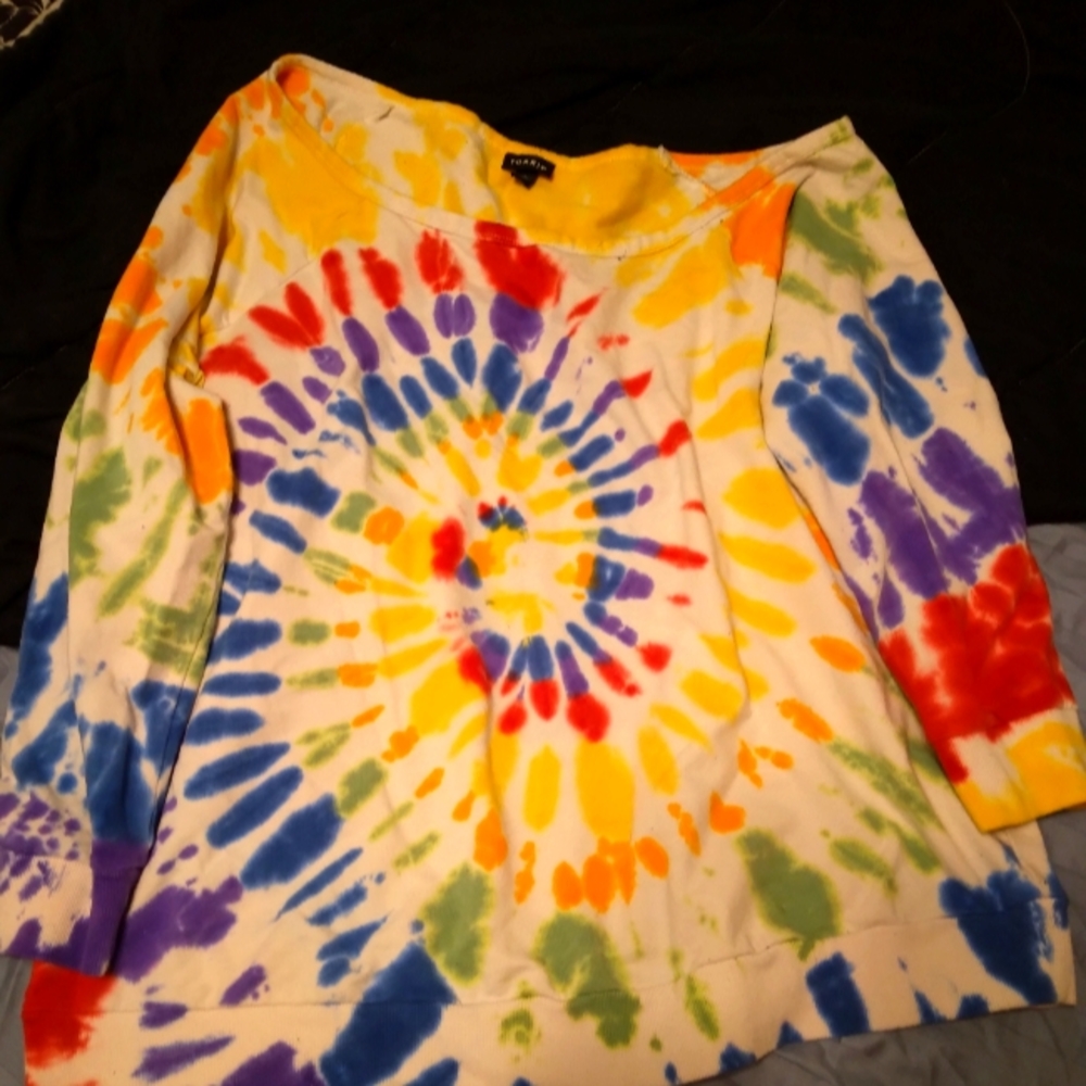 Torrid off the shoulder sweatshirt tye dye size 2